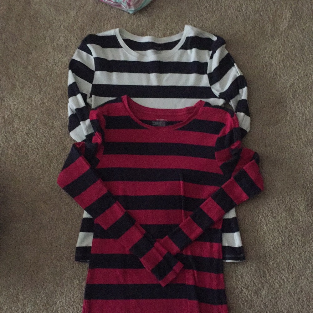 Set of two long sleeve tees